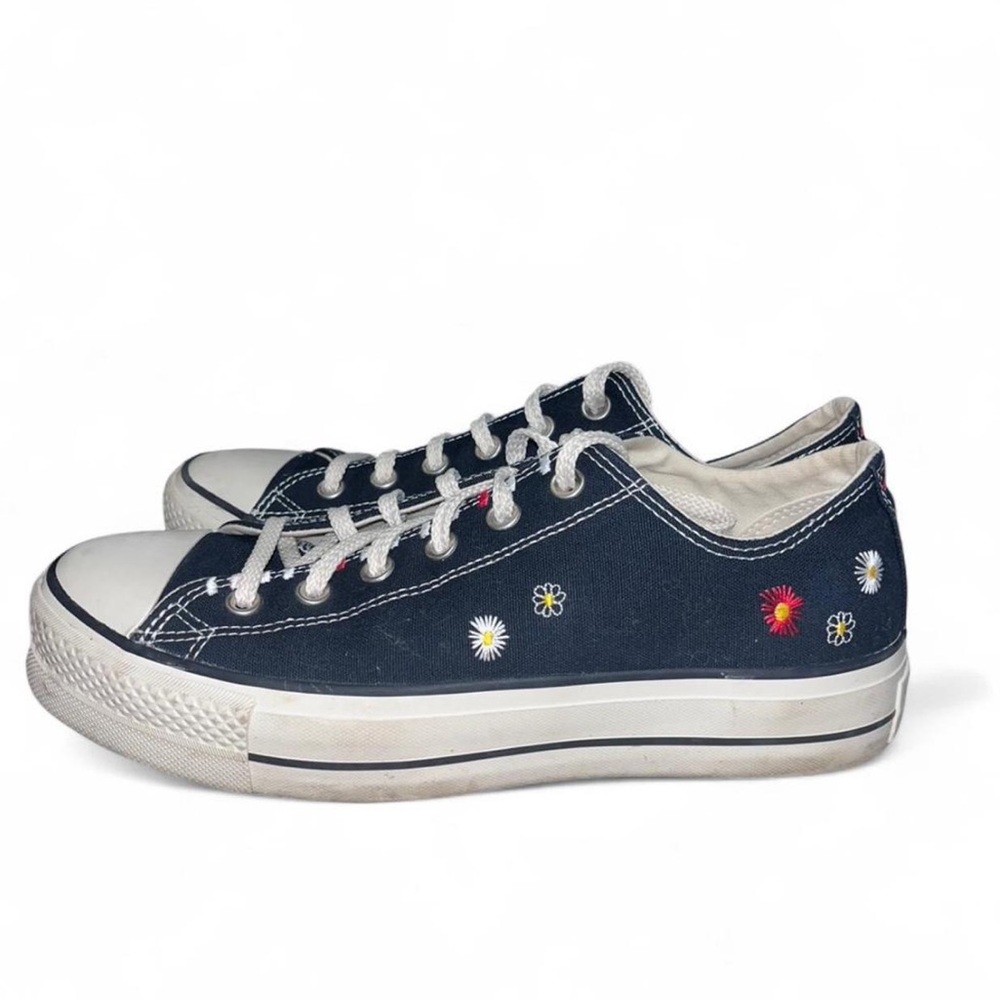 Daisy Embroidery Converse